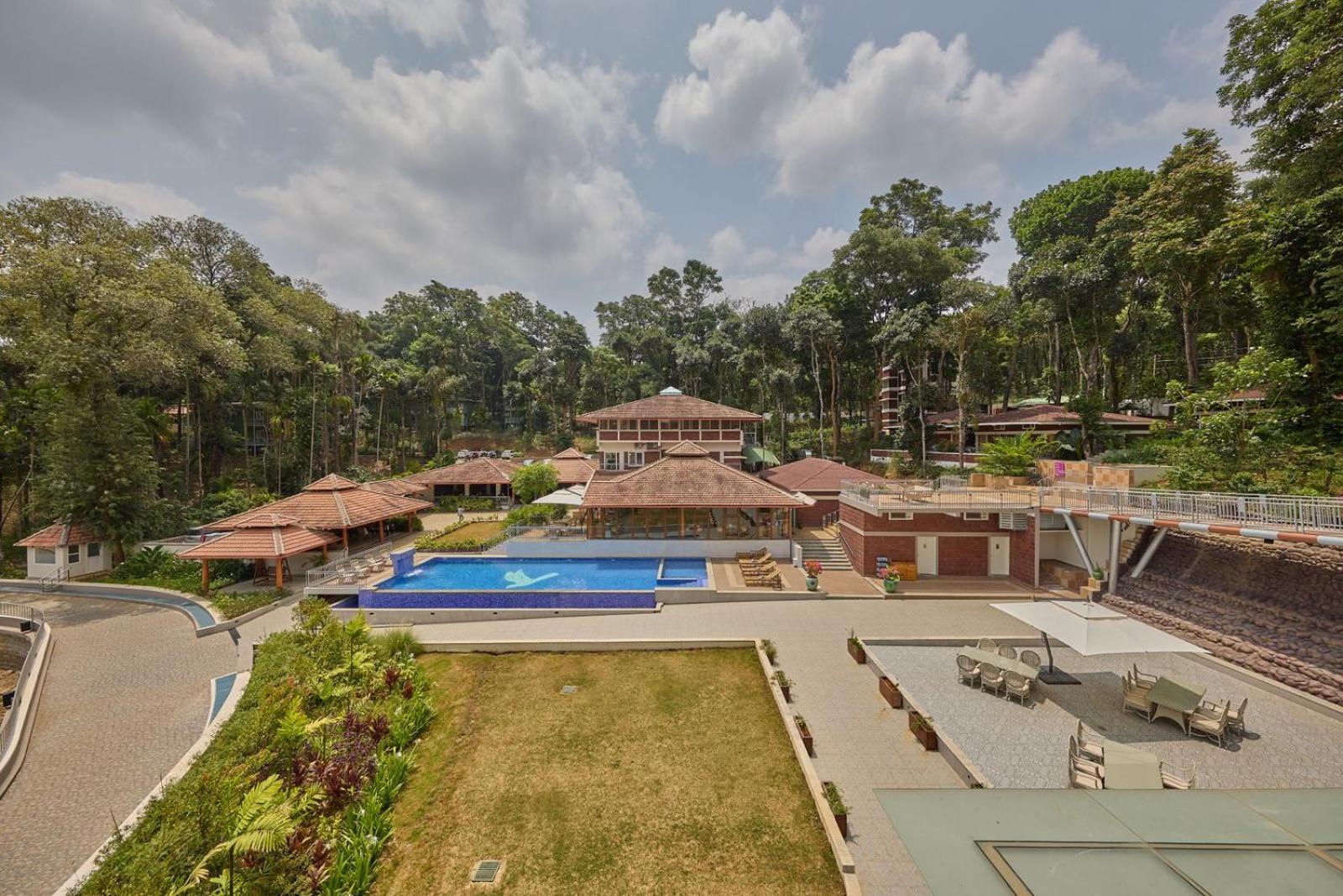 Regenta Resort Sakleshpur Luaran gambar