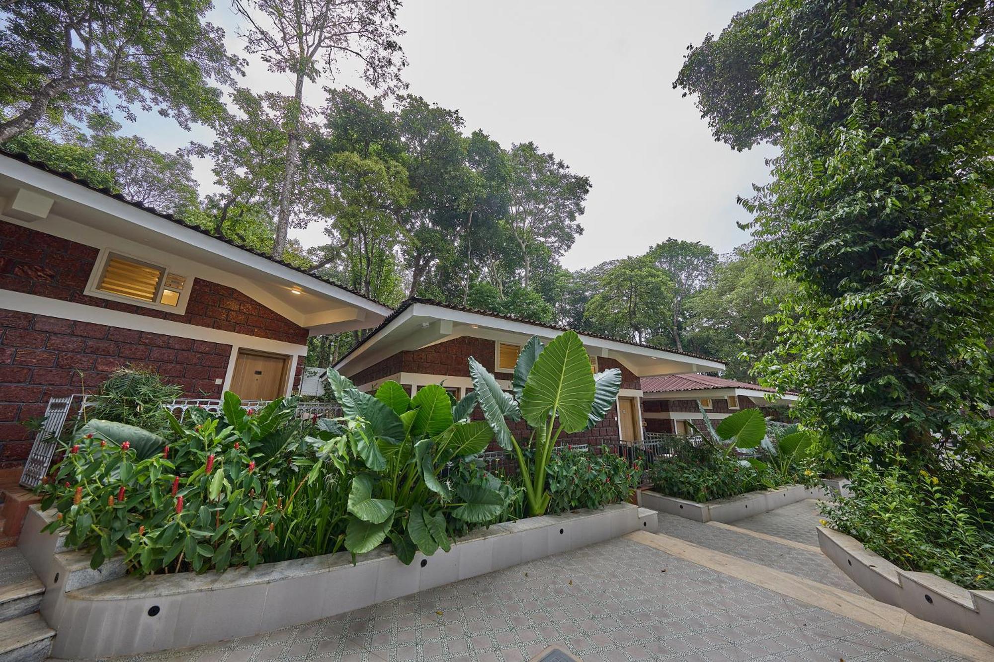 Regenta Resort Sakleshpur Luaran gambar