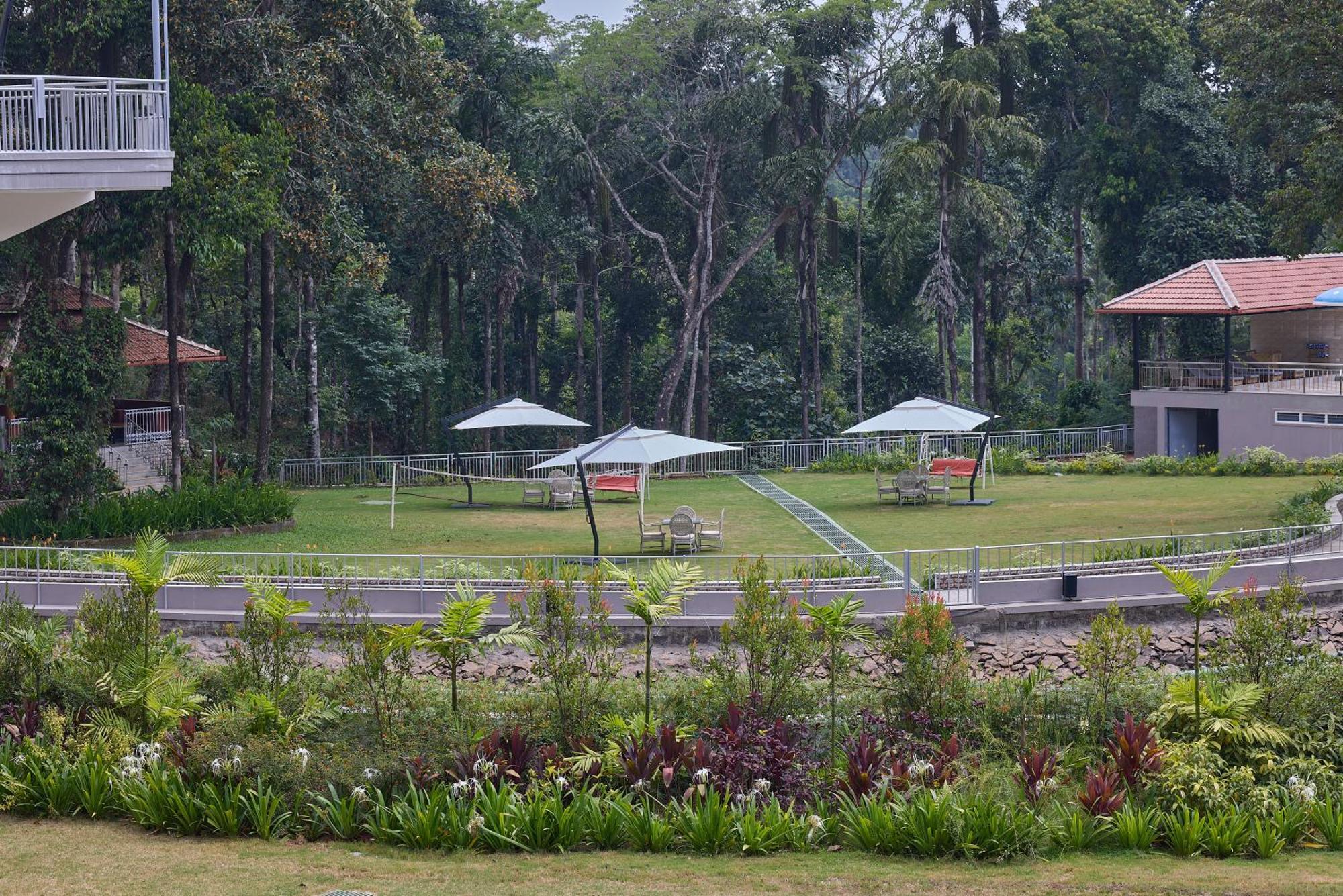 Regenta Resort Sakleshpur Luaran gambar