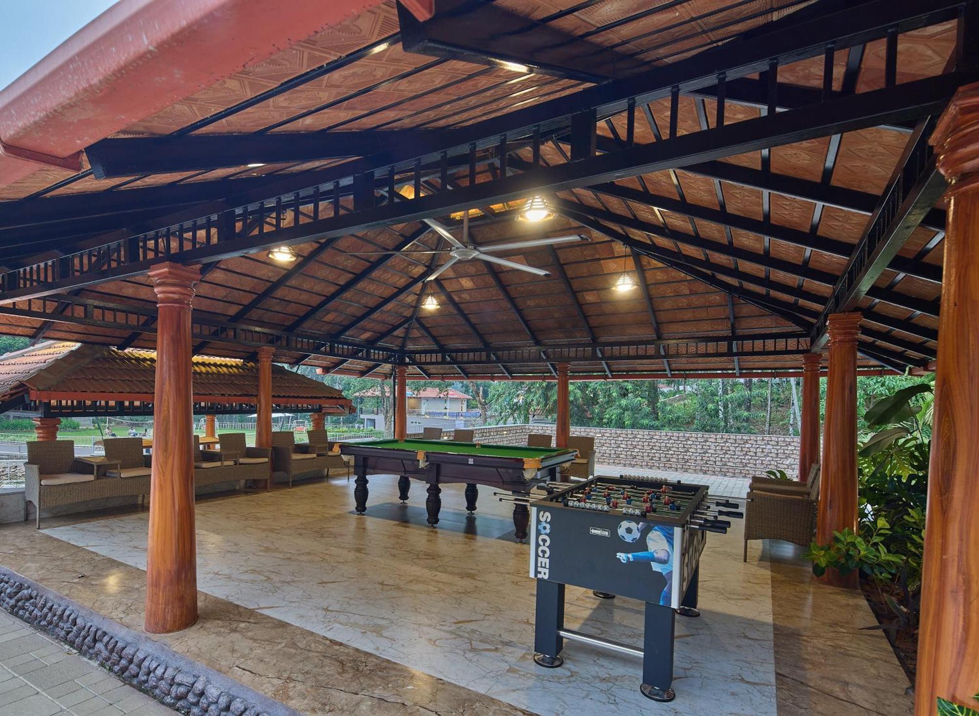 Regenta Resort Sakleshpur Luaran gambar
