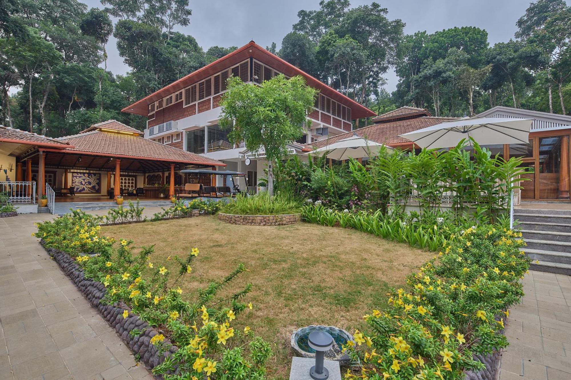 Regenta Resort Sakleshpur Luaran gambar